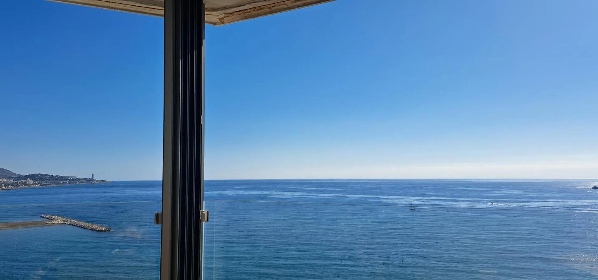 Exclusive Malaga Skyline Apartment